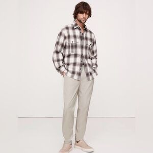 NWT Banana Republic Athletic Slim Performance Light Khaki Pant Sz 30 X 30.